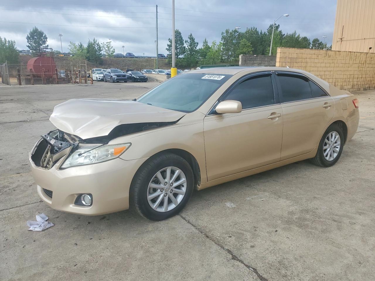 Salvage Toyota Camry Image