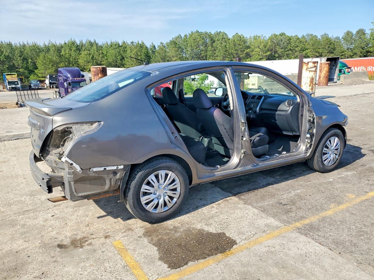 Nissan Versa 1.6 S
