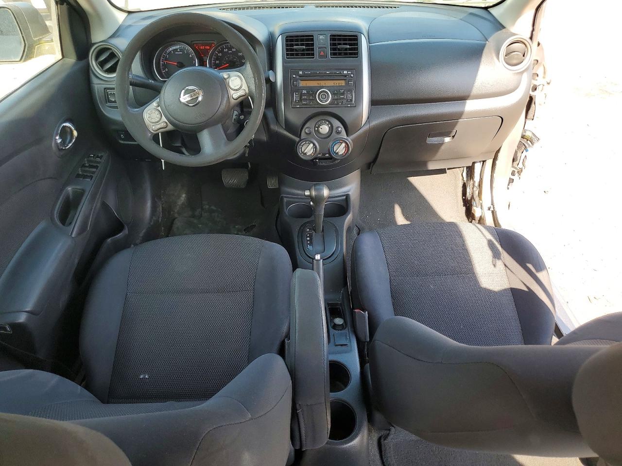 Nissan Versa 1.6 S