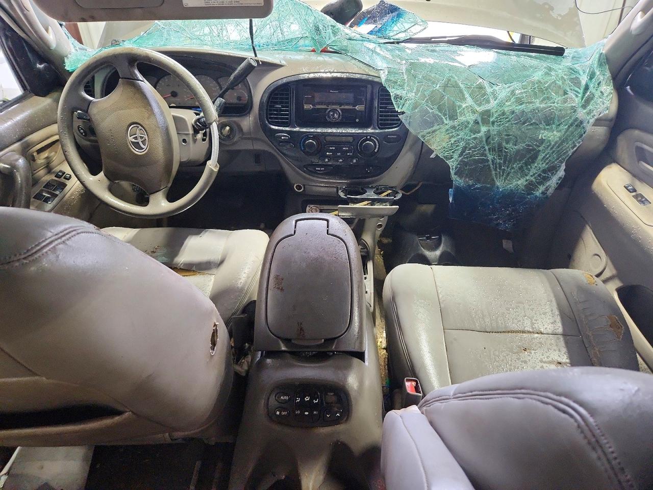 Toyota Sequoia Sr5