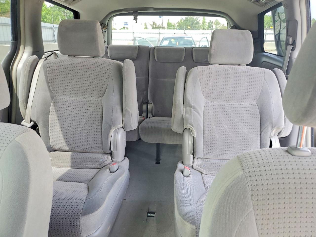 Toyota Sienna Le 7 Passenger