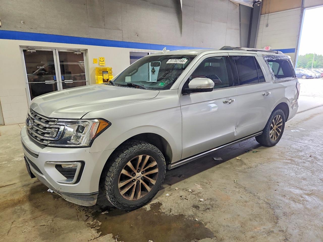 Salvage Ford Expedition Image