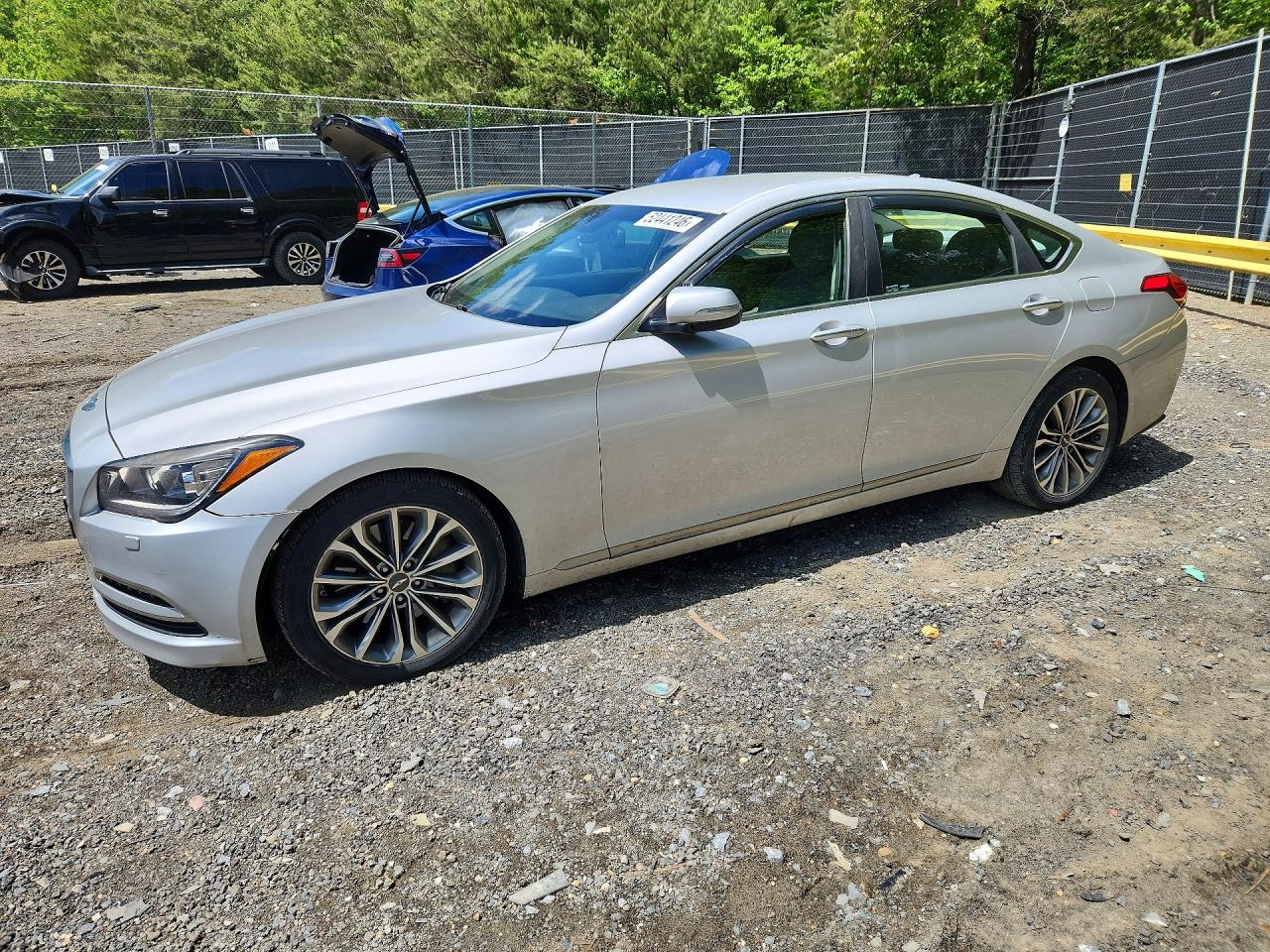 Salvage Hyundai Genesis Image