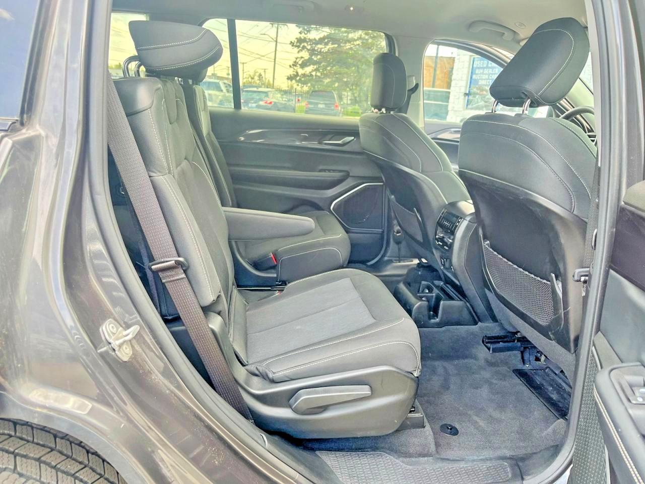 Jeep Cherokee L Laredo