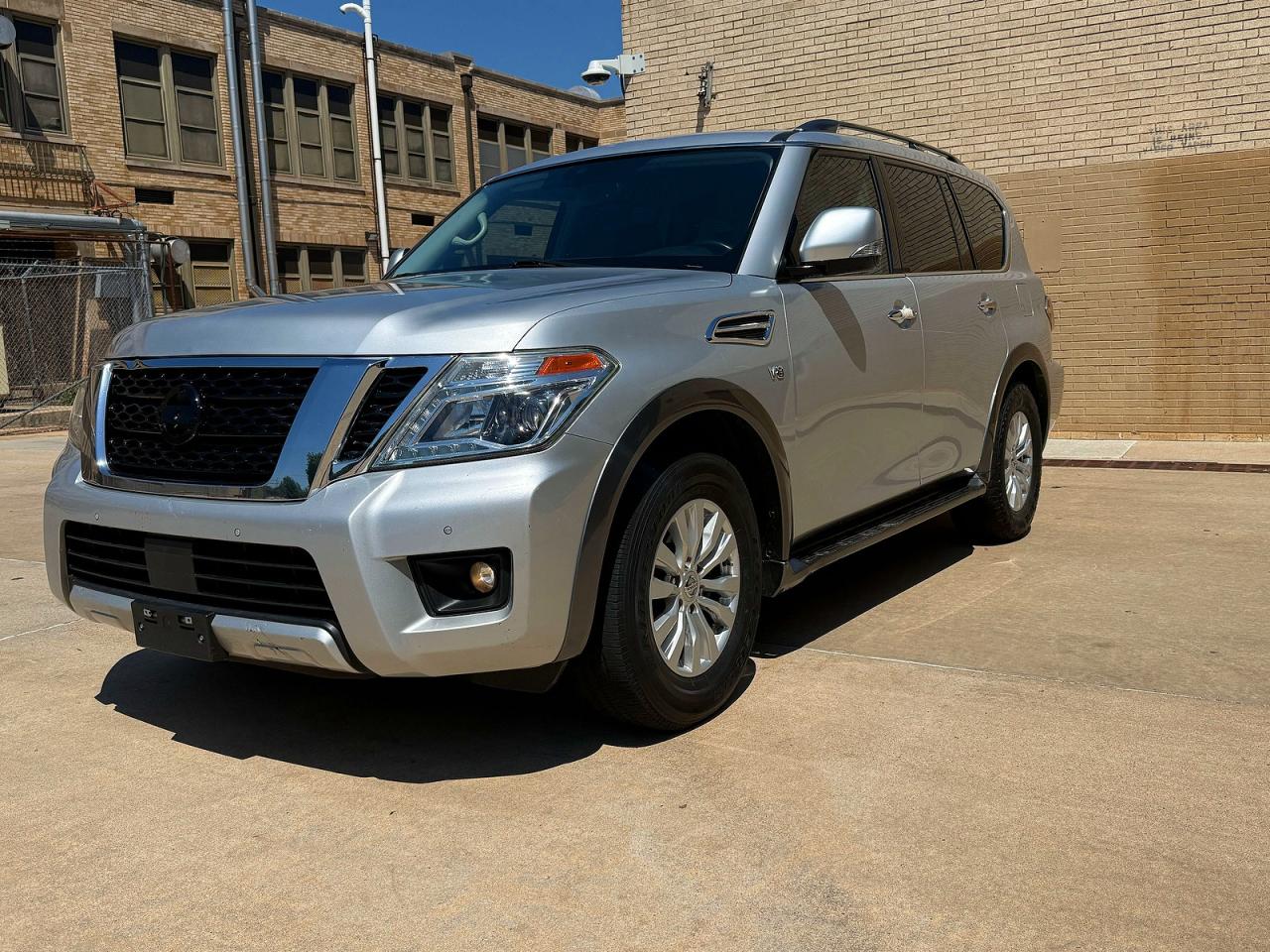 Nissan Armada Sv