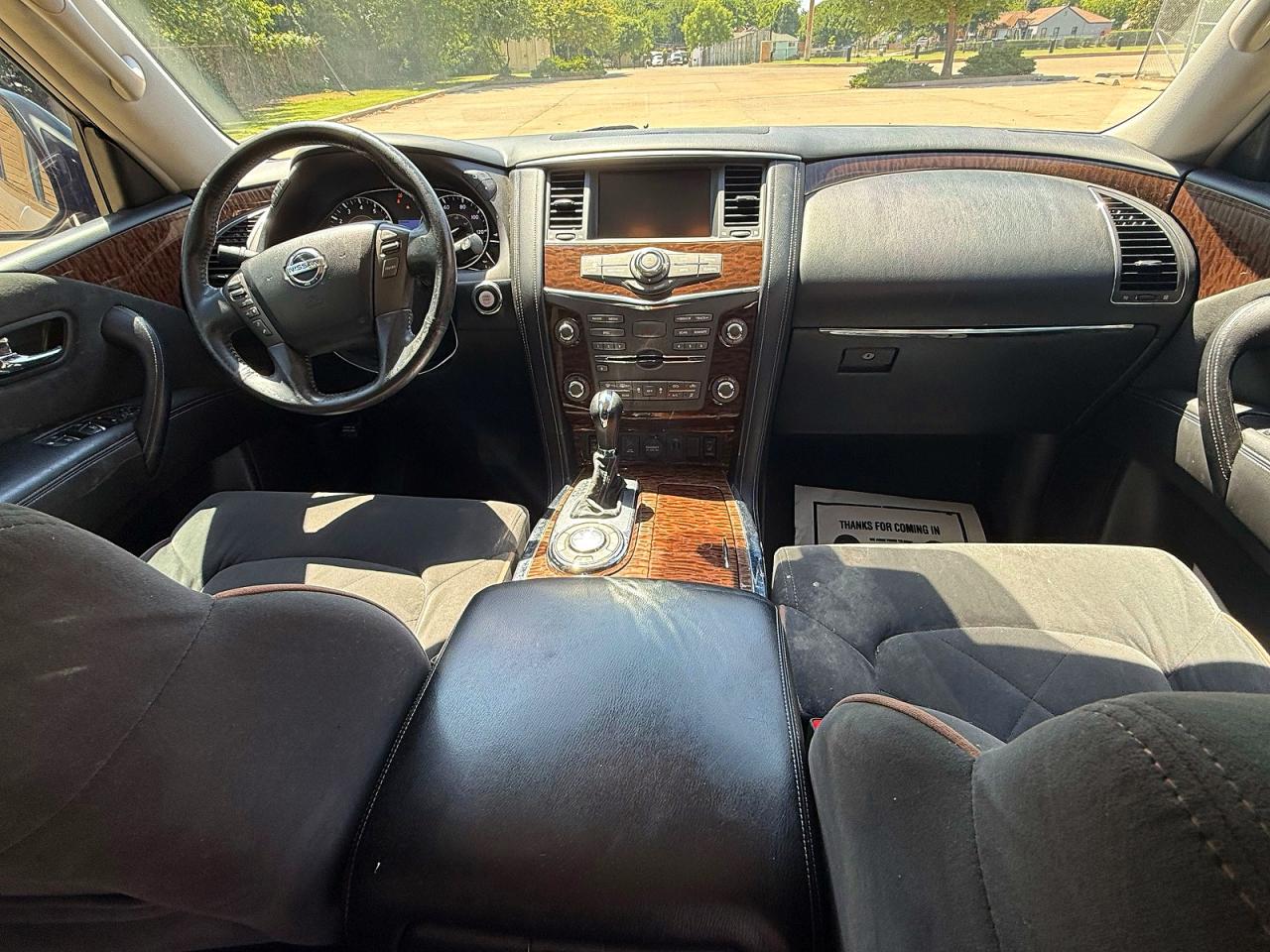Nissan Armada Sv