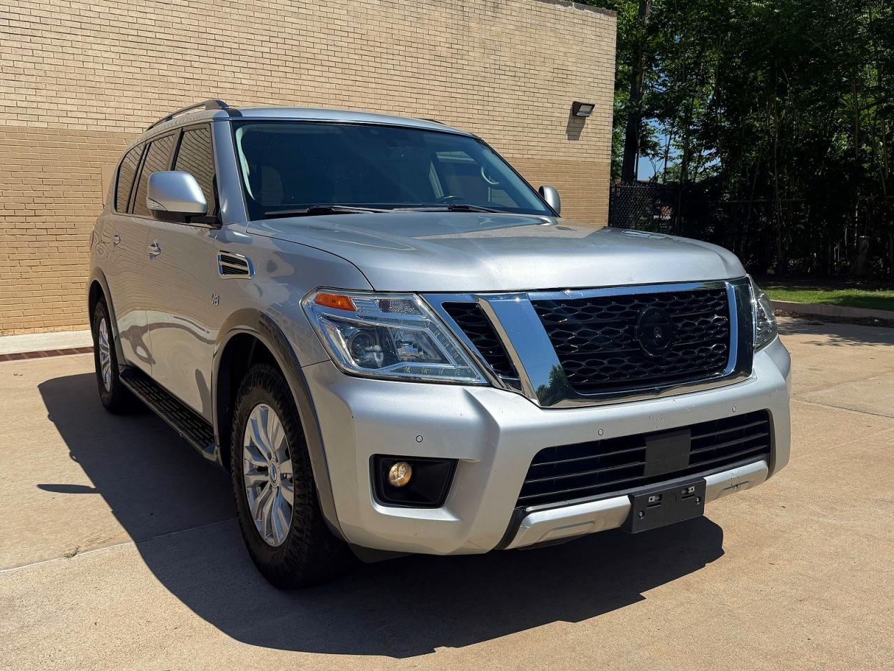 Salvage Nissan Armada Image