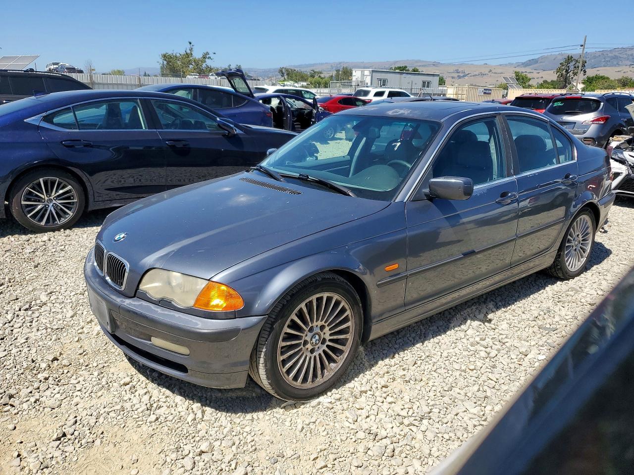 Salvage BMW 3 Series Image