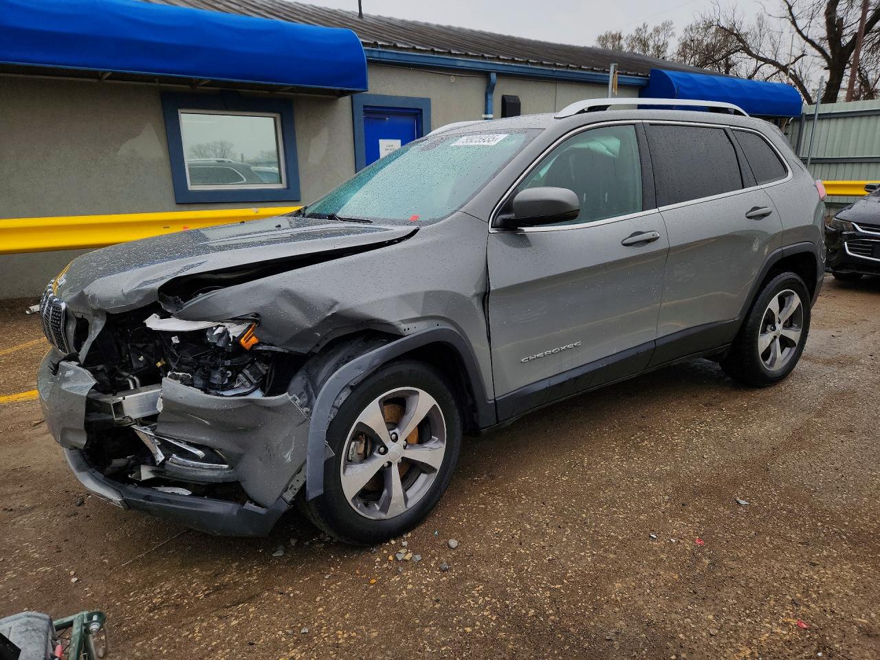 Salvage Jeep Cherokee Image