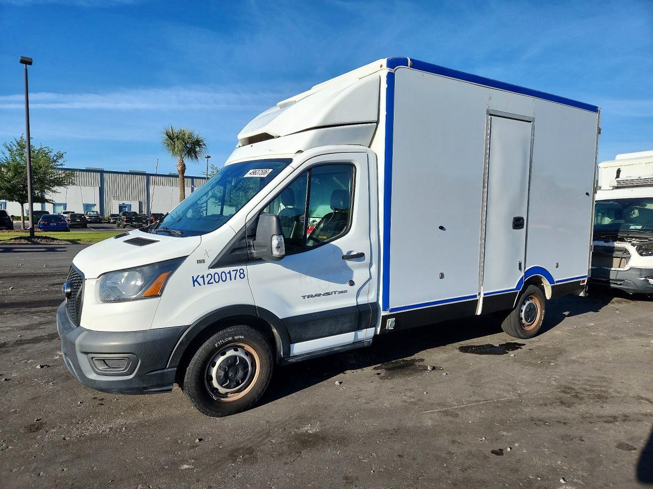 Salvage Ford Transit Image