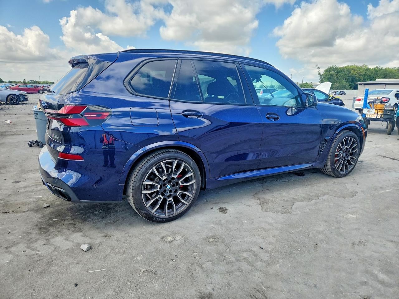 BMW X Series M60i