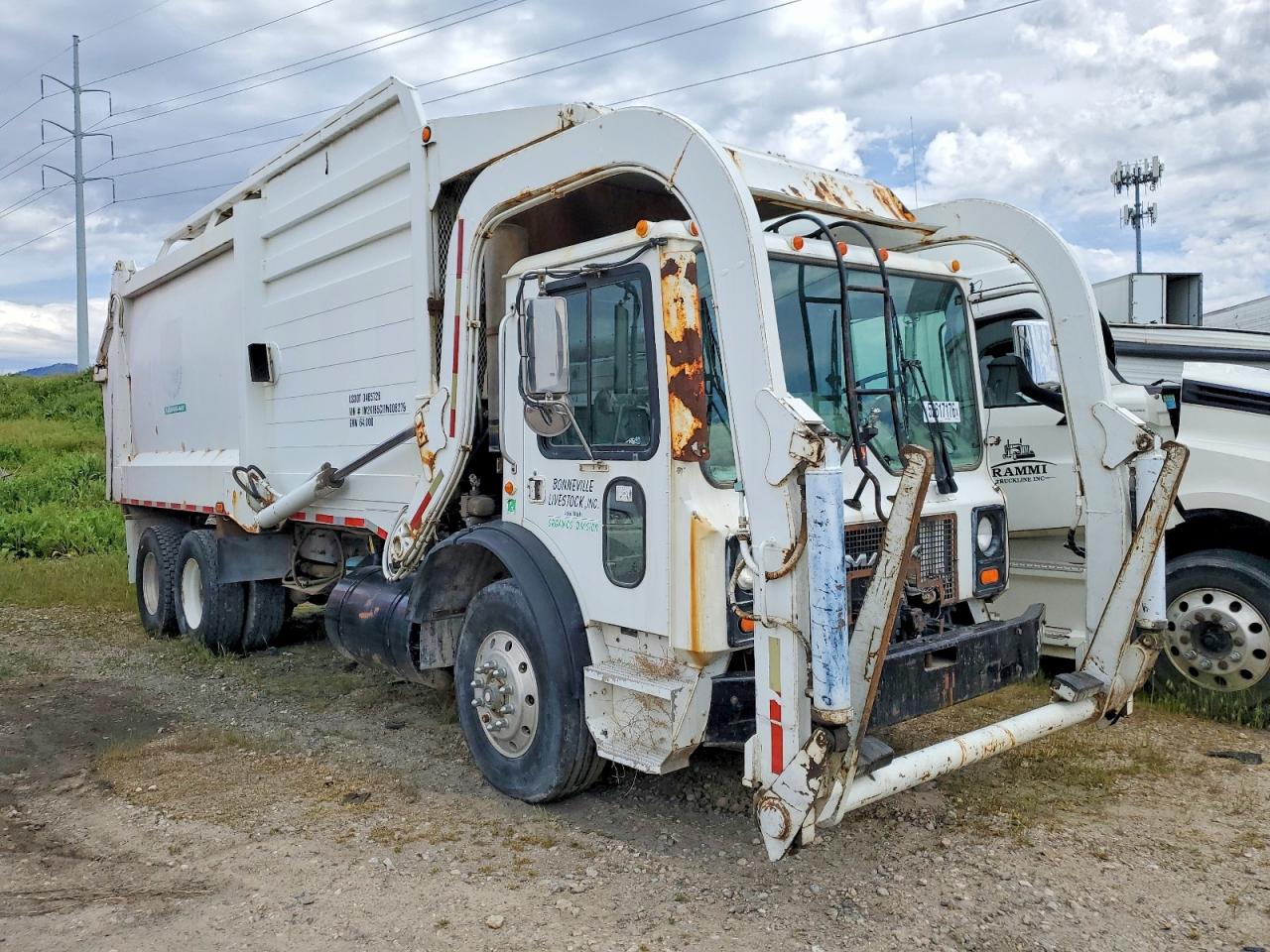 Salvage Mack 600 Image