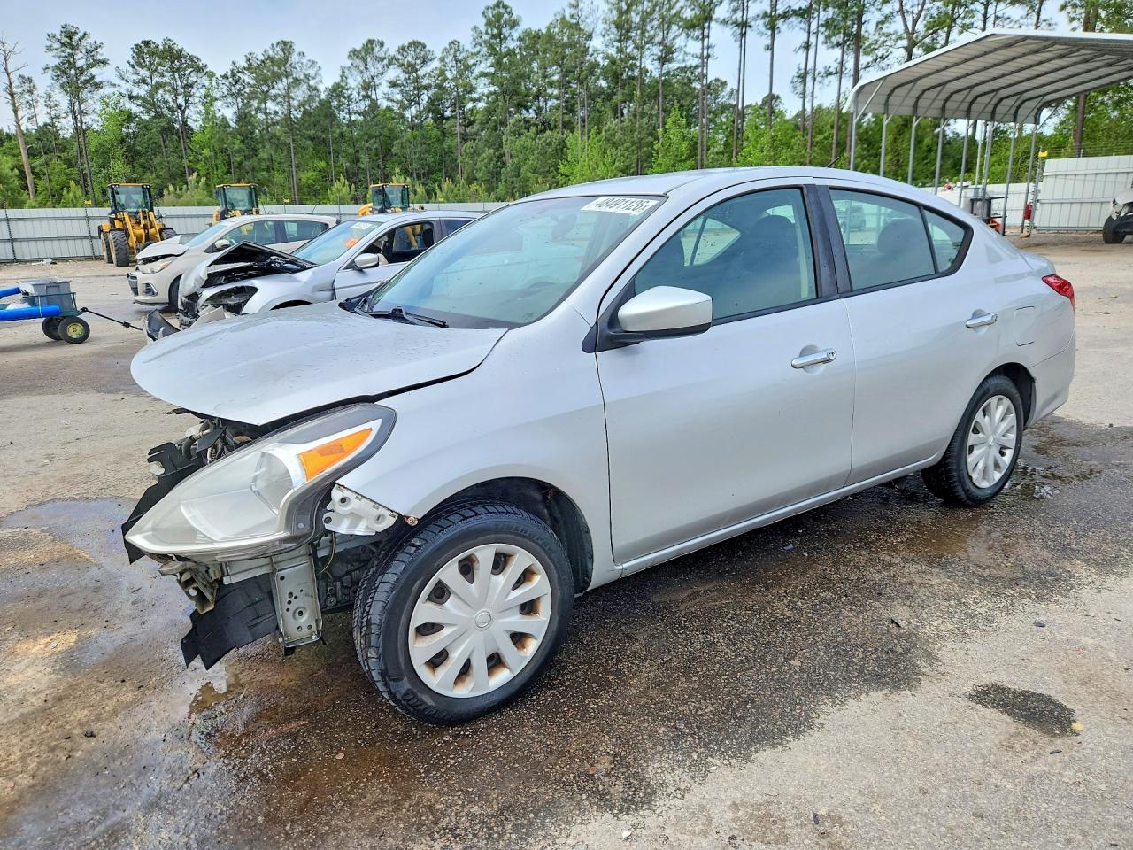 Salvage Nissan Versa Image