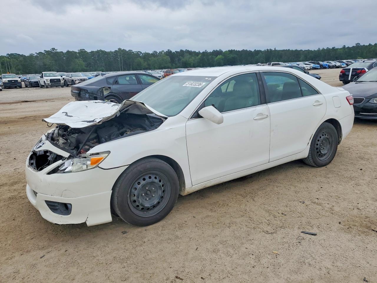 Salvage Toyota Camry Image