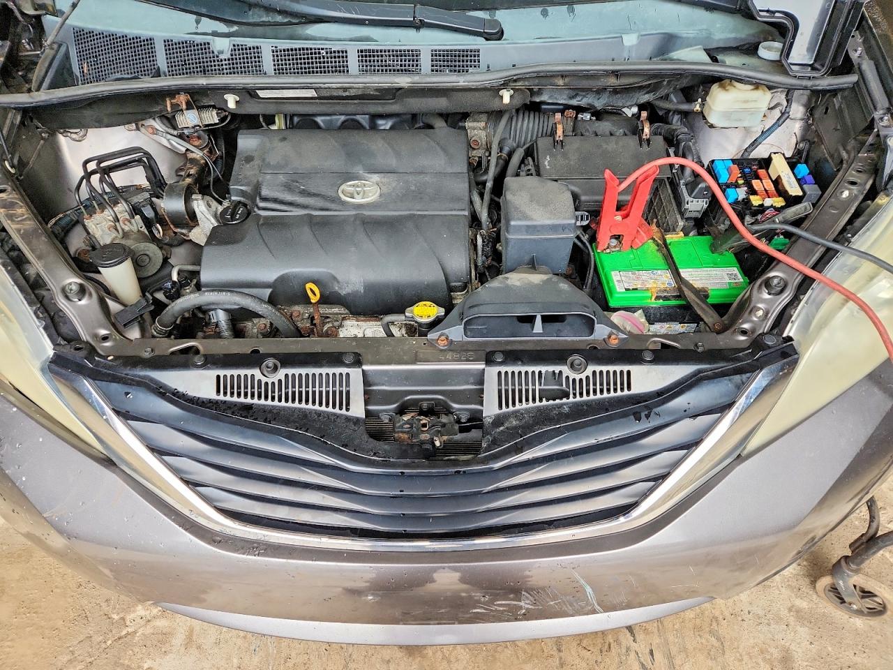 Toyota Sienna Le