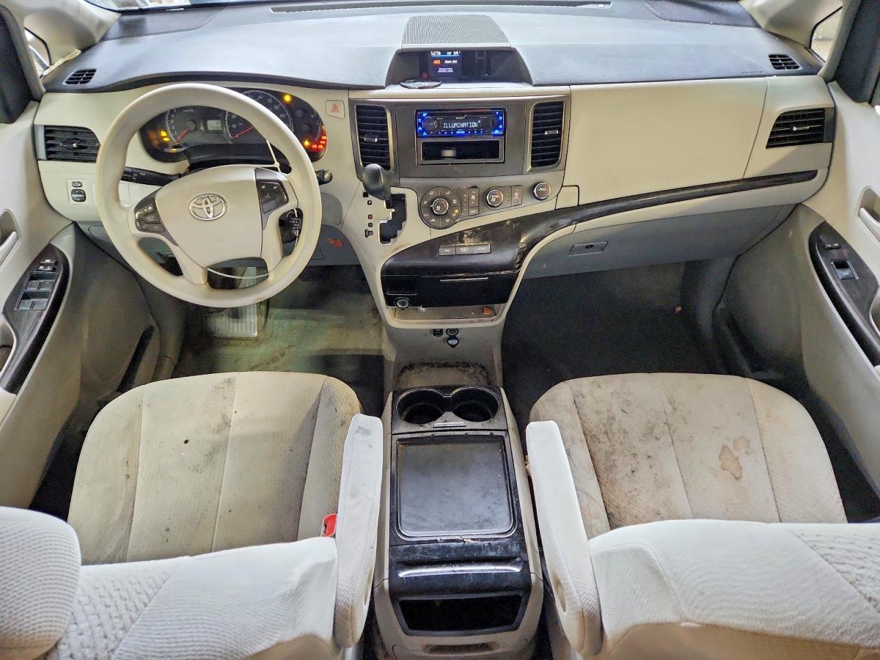 Toyota Sienna Le