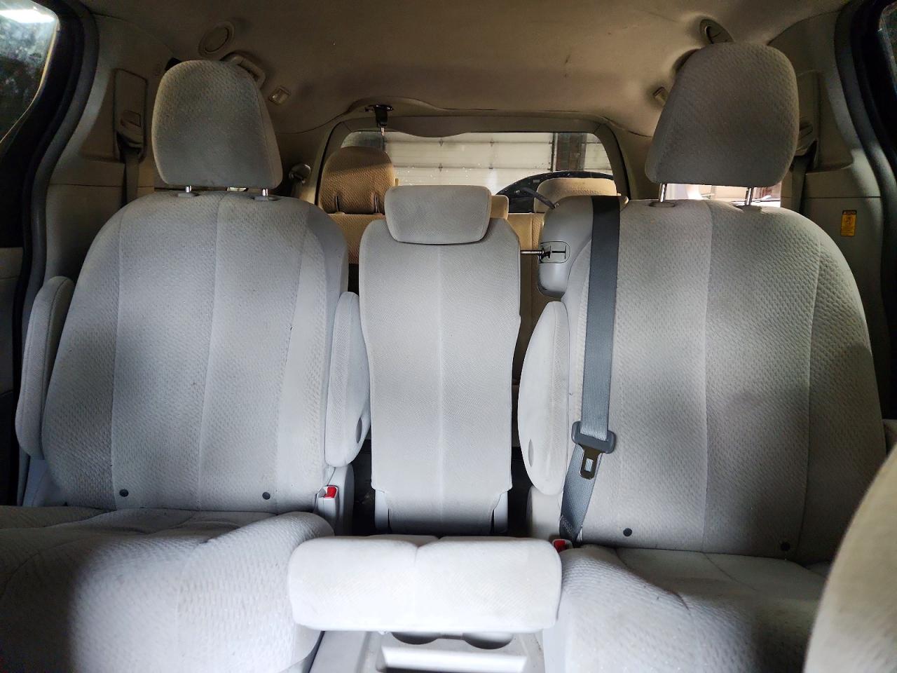 Toyota Sienna Le