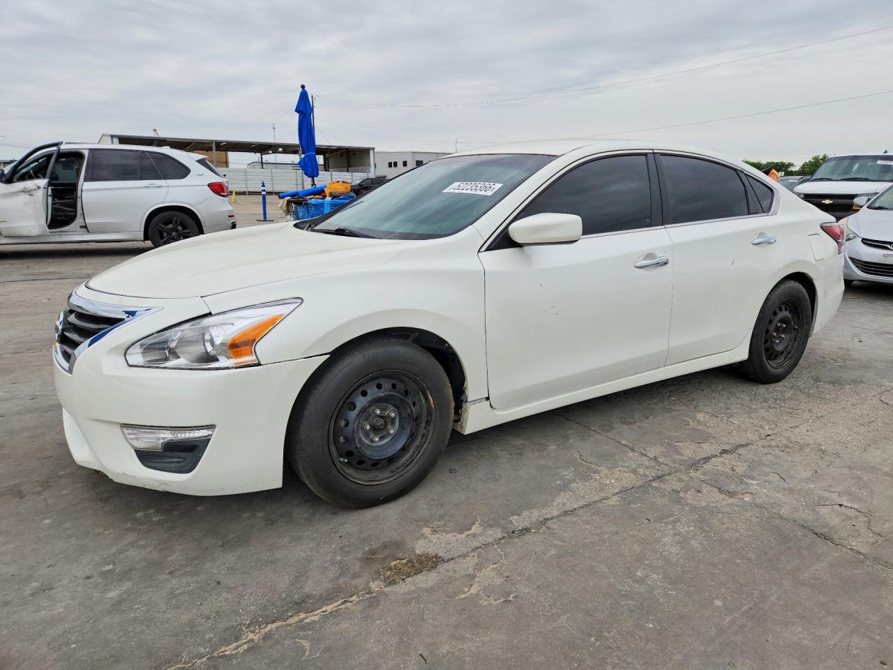Salvage Nissan Altima Image