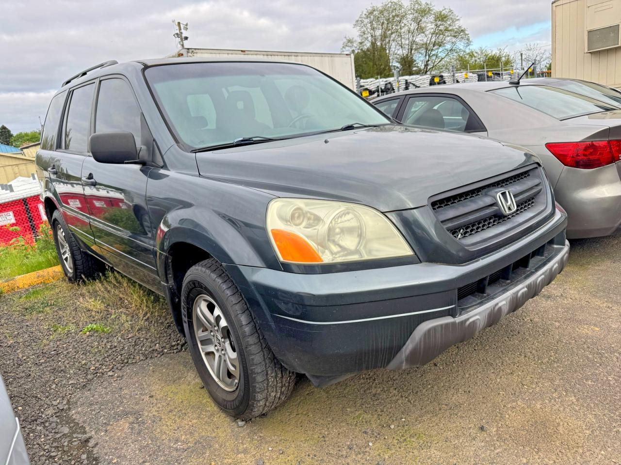 Salvage Honda Pilot Image