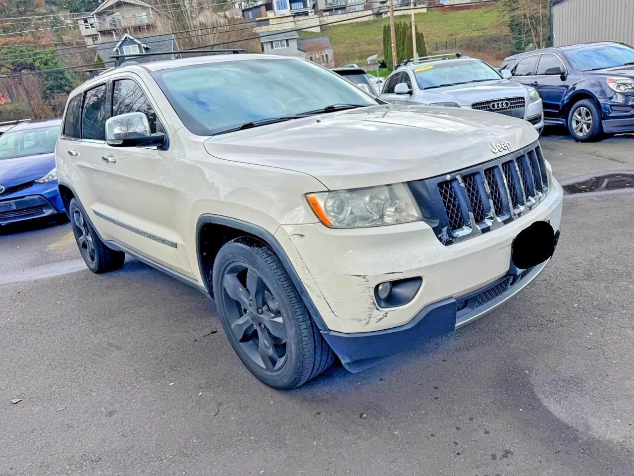 Salvage Jeep Cherokee Image