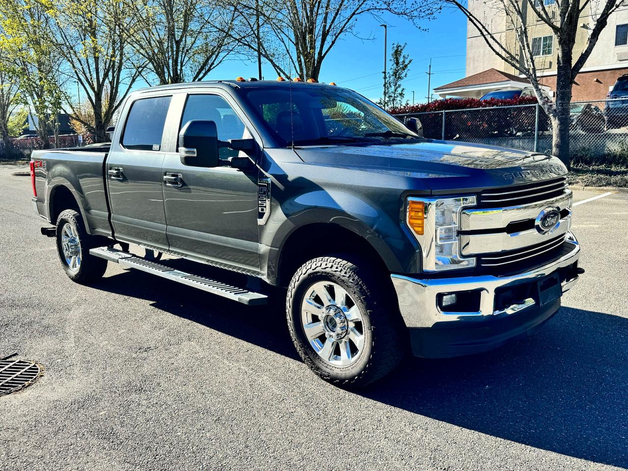 Salvage Ford F-350 Image