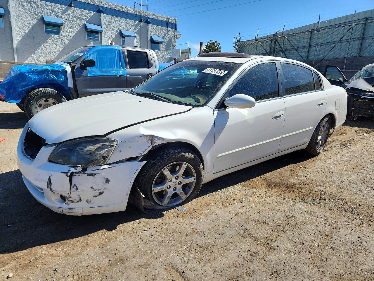 Salvage Nissan Altima Image
