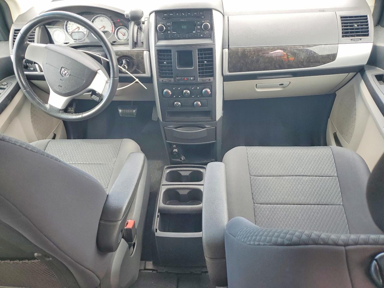 Dodge Caravan Sxt
