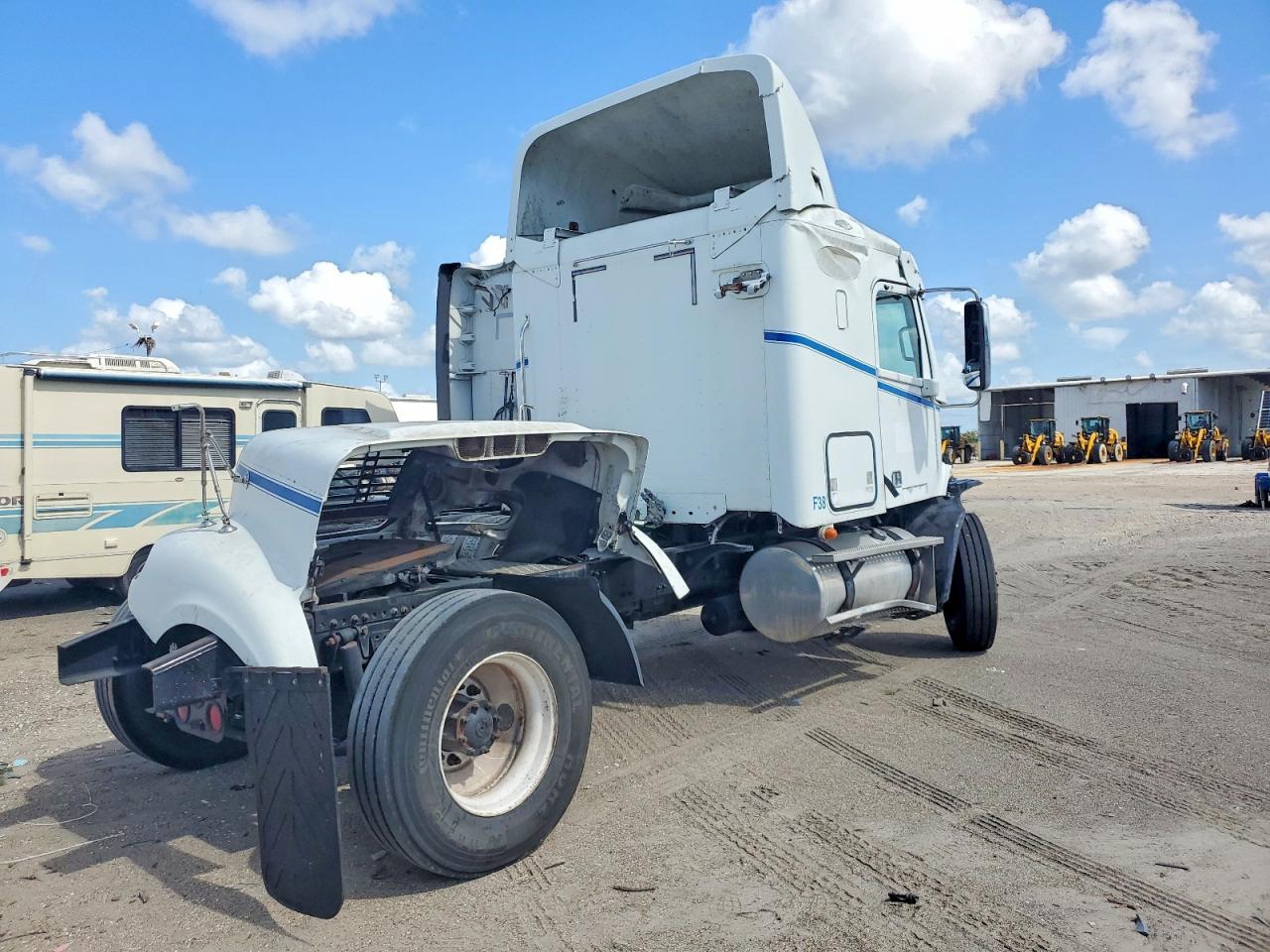 Freightliner Columbia 112