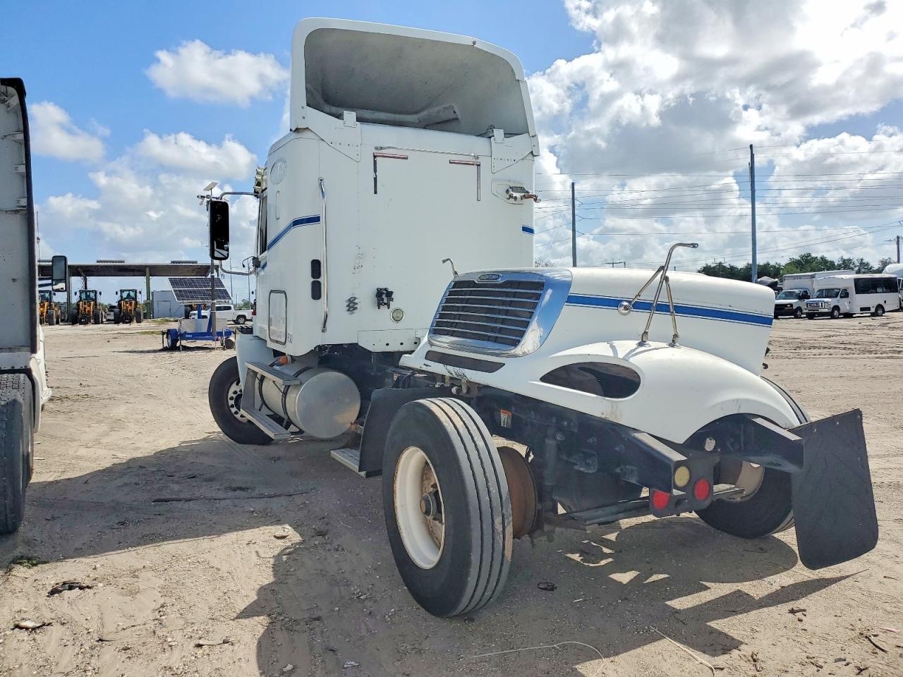 Freightliner Columbia 112