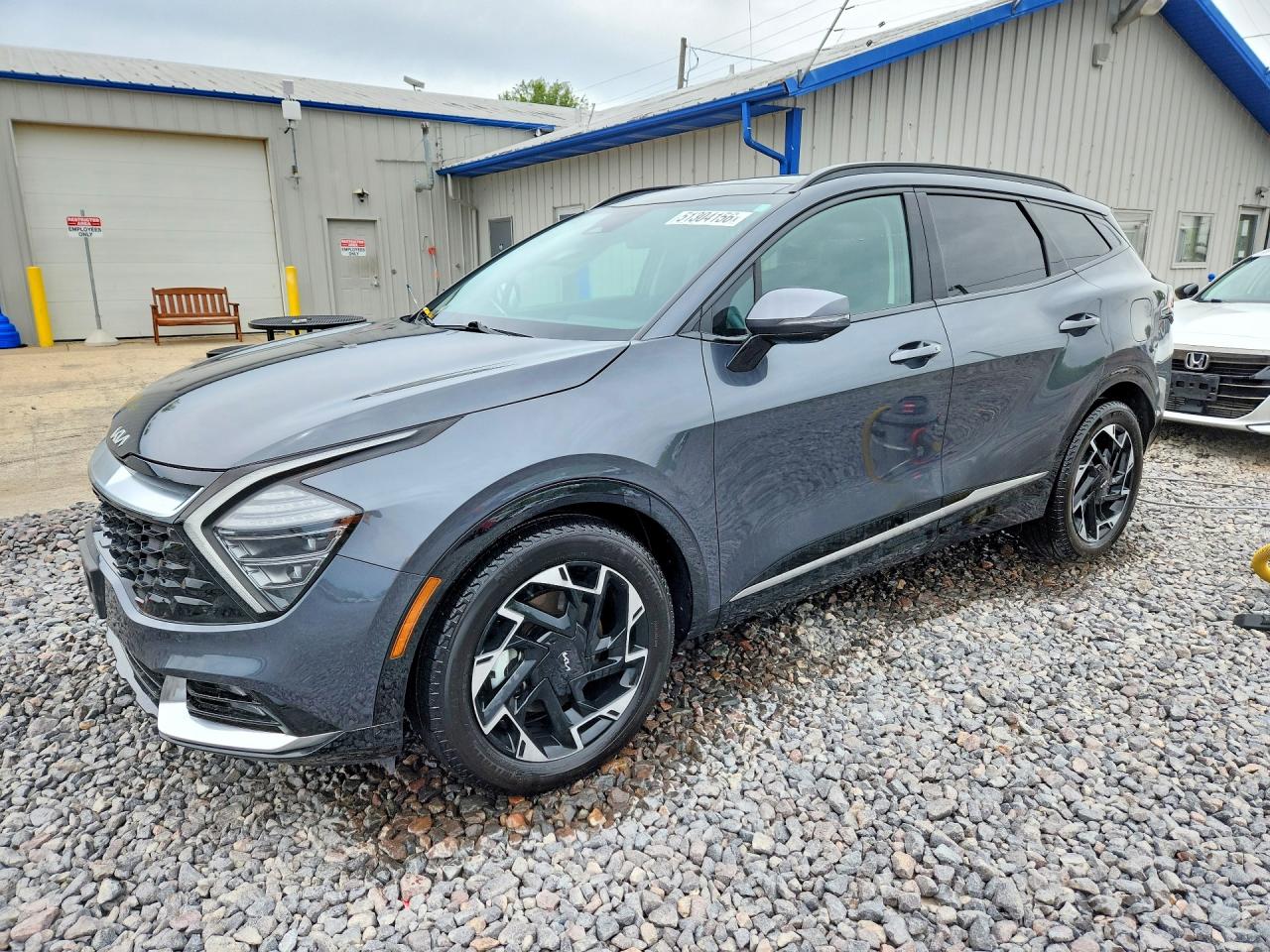 Salvage Kia Sportage Image