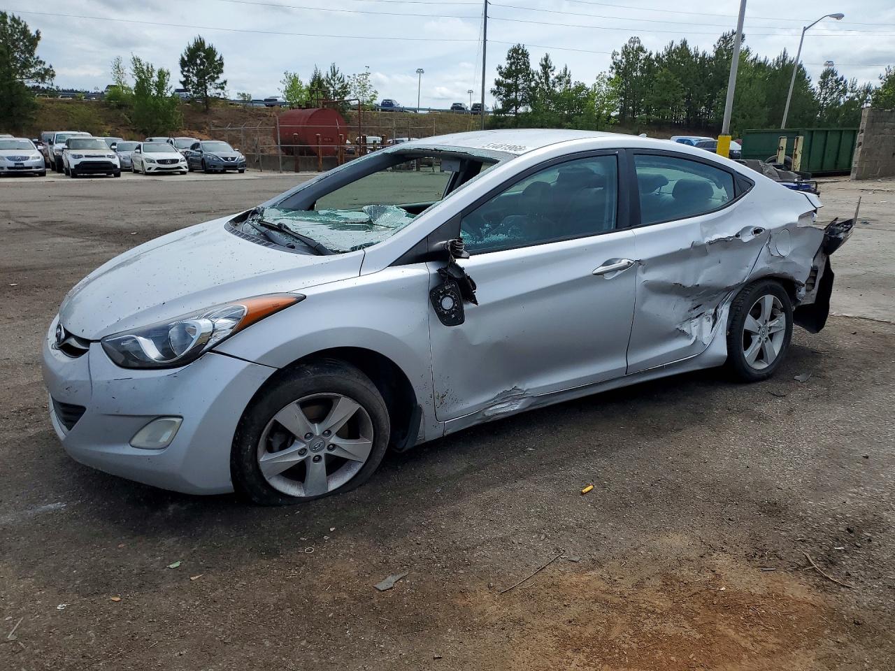 Salvage Hyundai ELANTRA Image