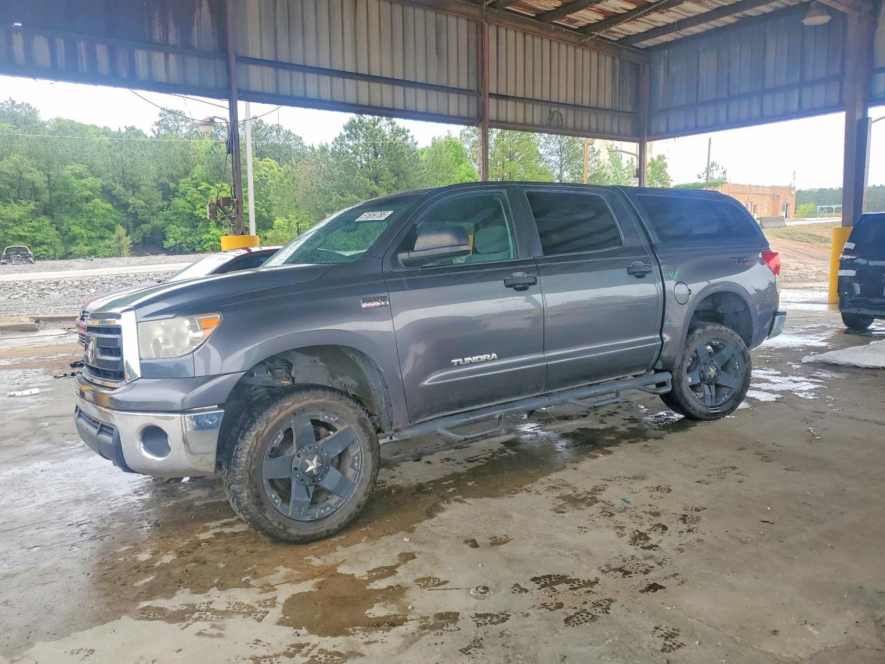 Salvage Toyota Tundra Image