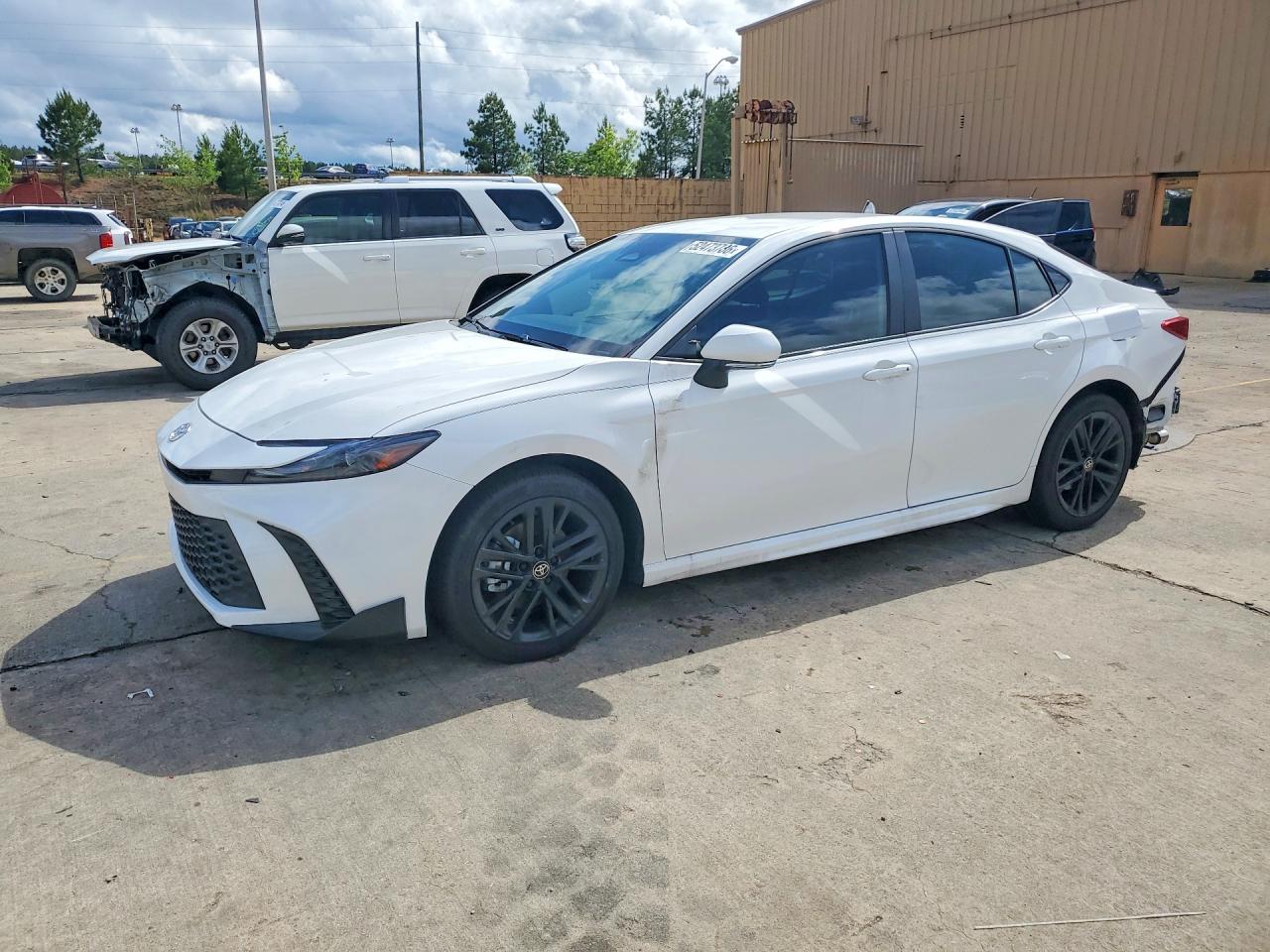 Salvage Toyota Camry Image