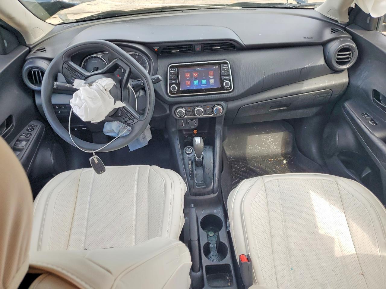 Nissan Kicks S