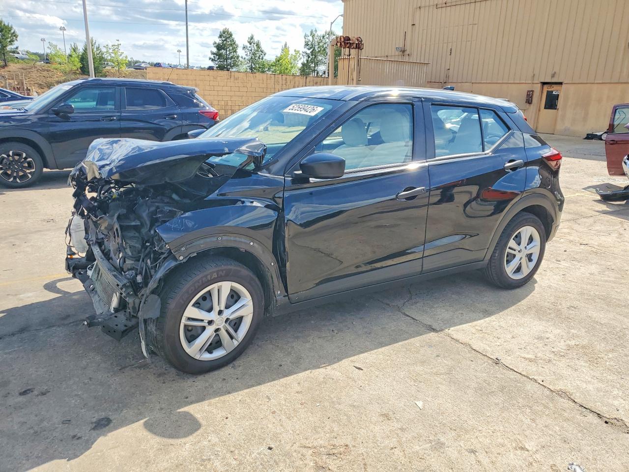 Salvage Nissan Kicks Image