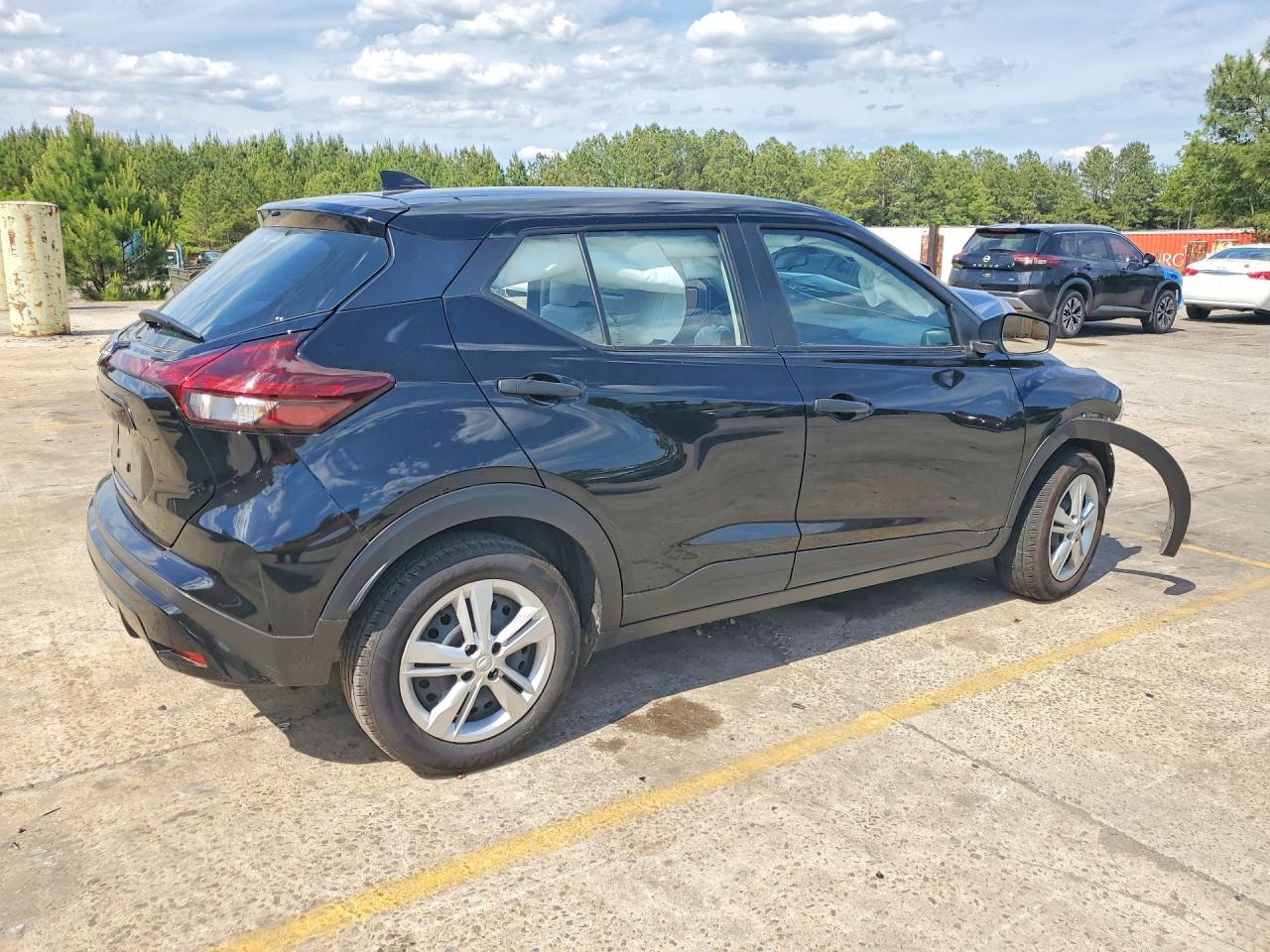 Nissan Kicks S