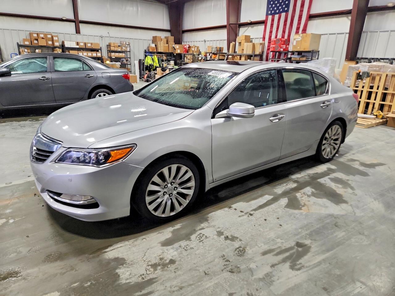 Salvage Acura RLX Image