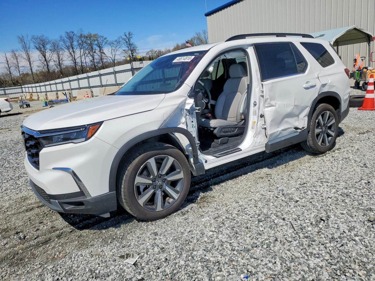 Salvage Honda Pilot Image