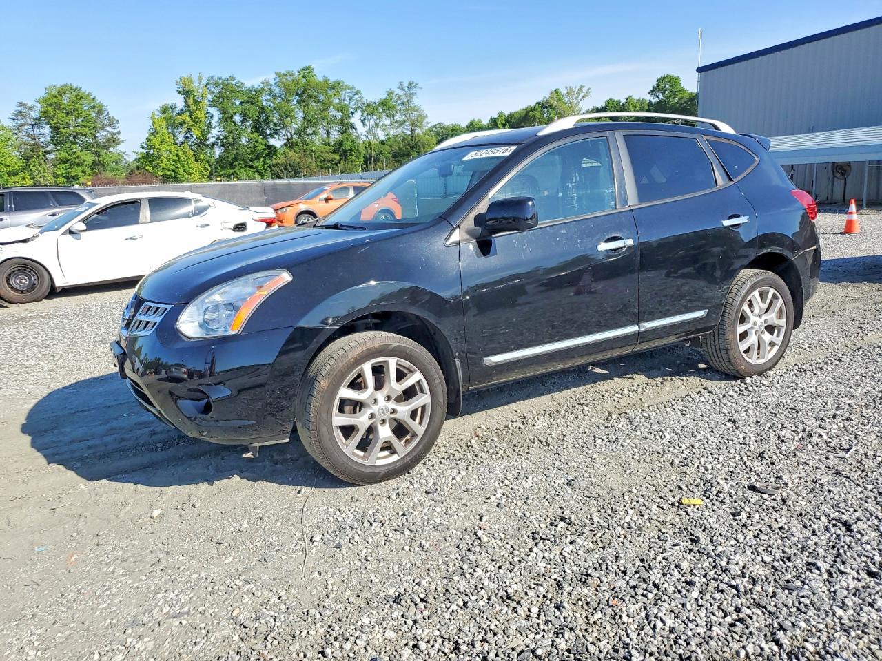 Salvage Nissan Rogue Image