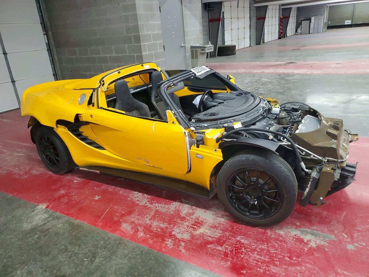 Salvage Lotus Elise Image