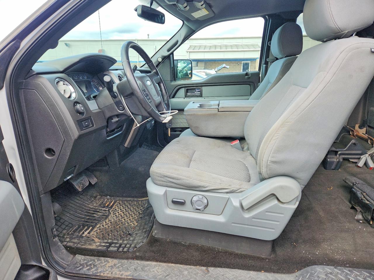 Ford F-150 Super Cab
