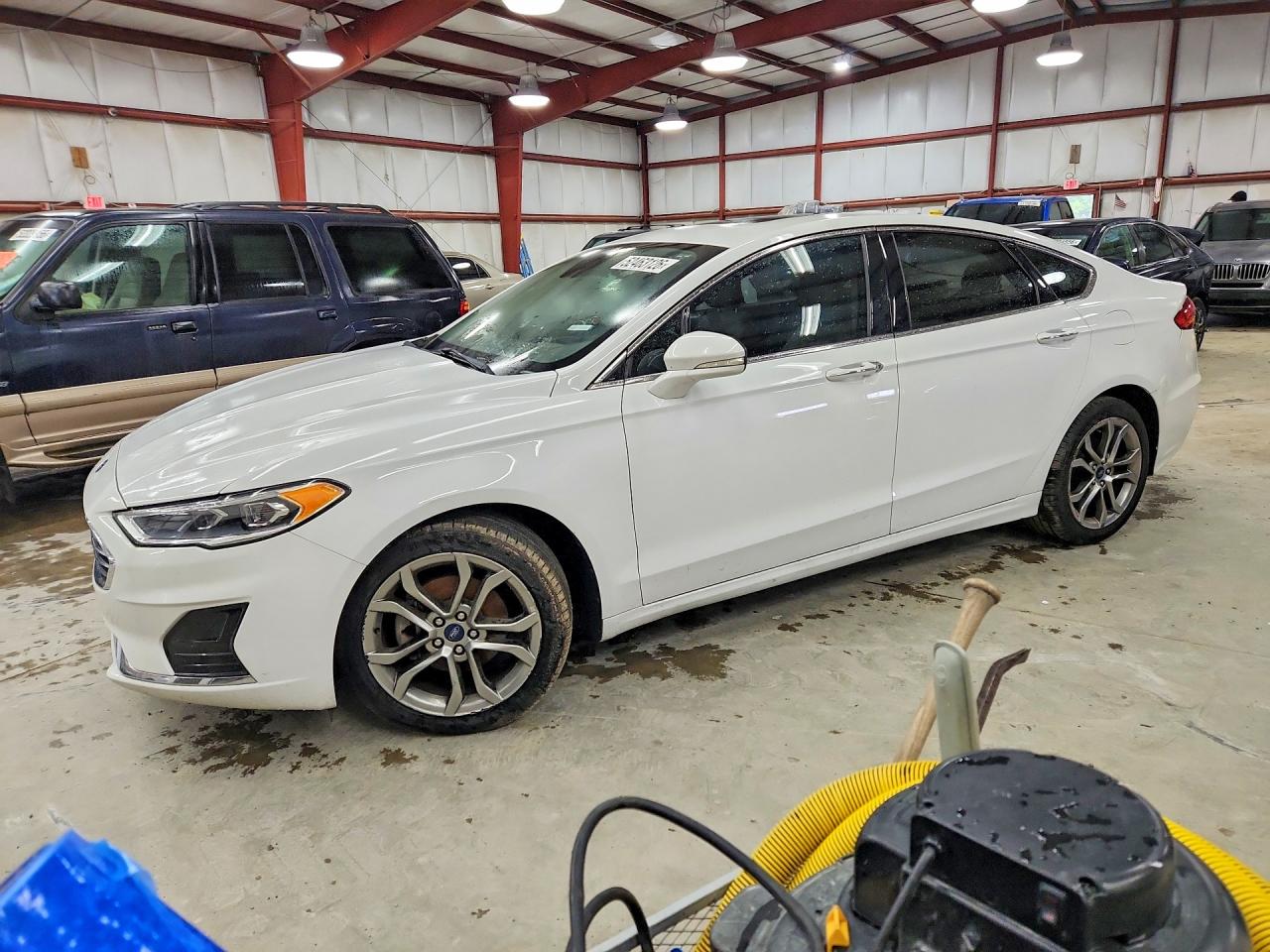Salvage Ford Fusion Image