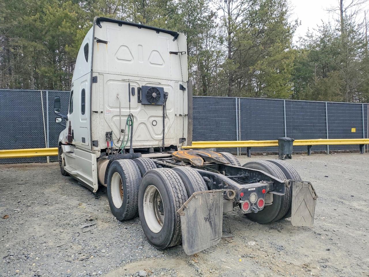 Freigliner Cascadia 126