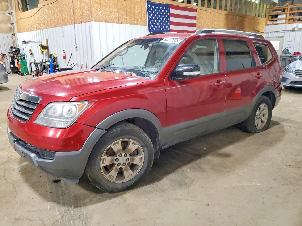 Salvage Kia Borrego Image
