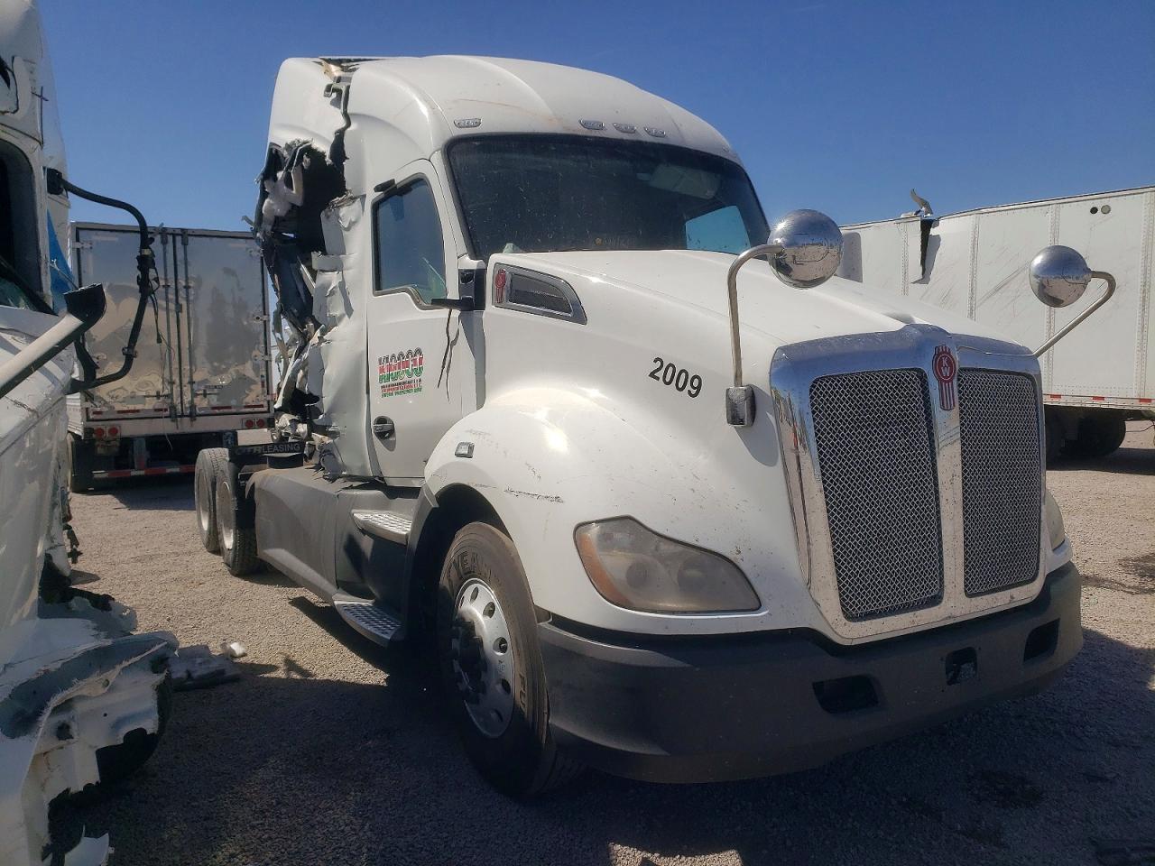 Salvage Kenworth Construction Image