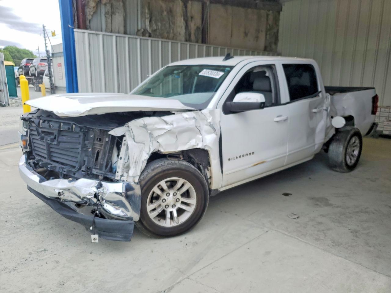 Salvage Chevrolet Silverado Image