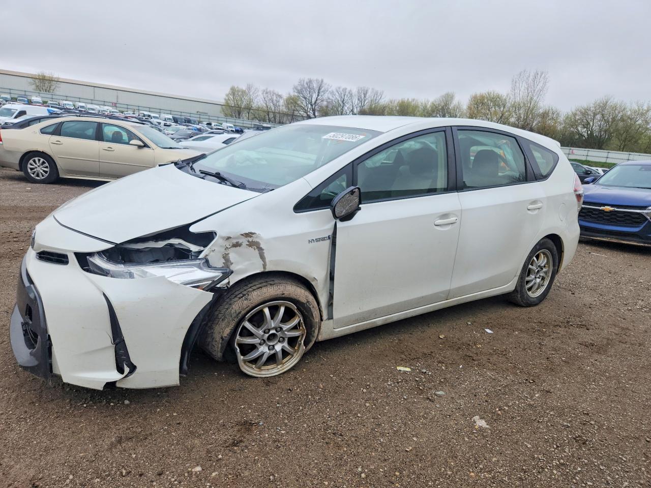 Salvage Toyota Prius v Image