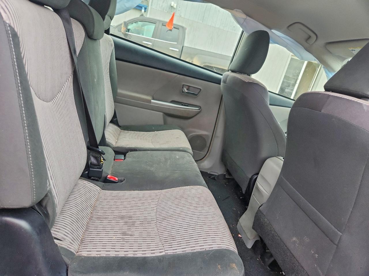 Toyota Prius v Two