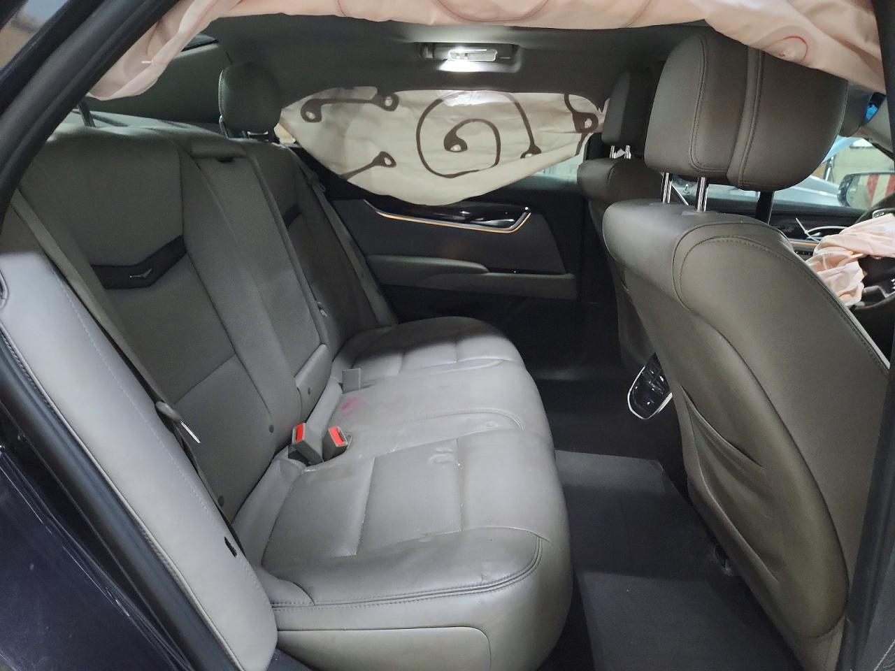 Cadillac XTS Luxury Collection