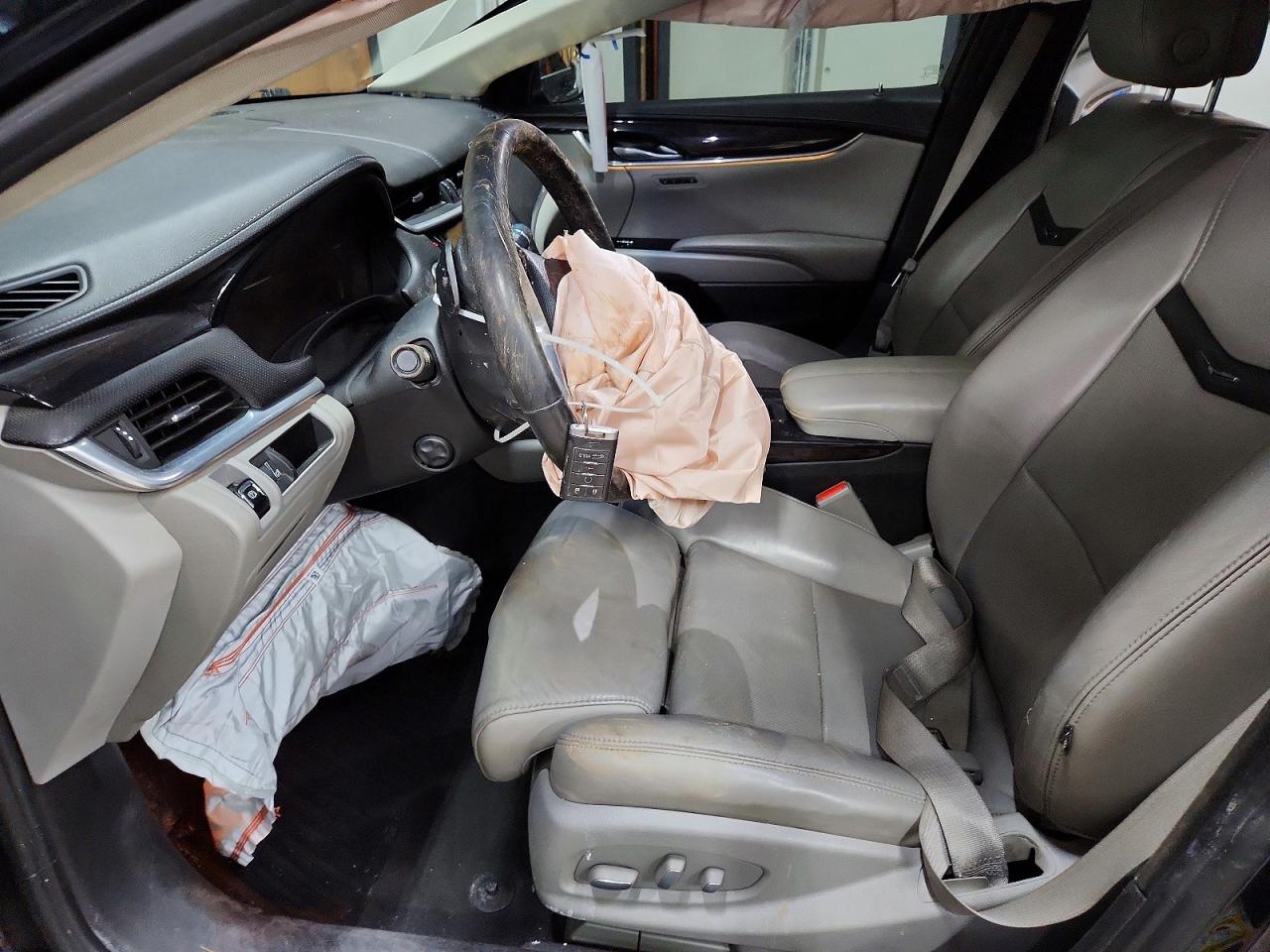 Cadillac XTS Luxury Collection